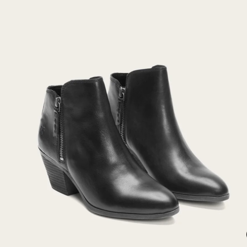 Frye Judith leather ankle boots